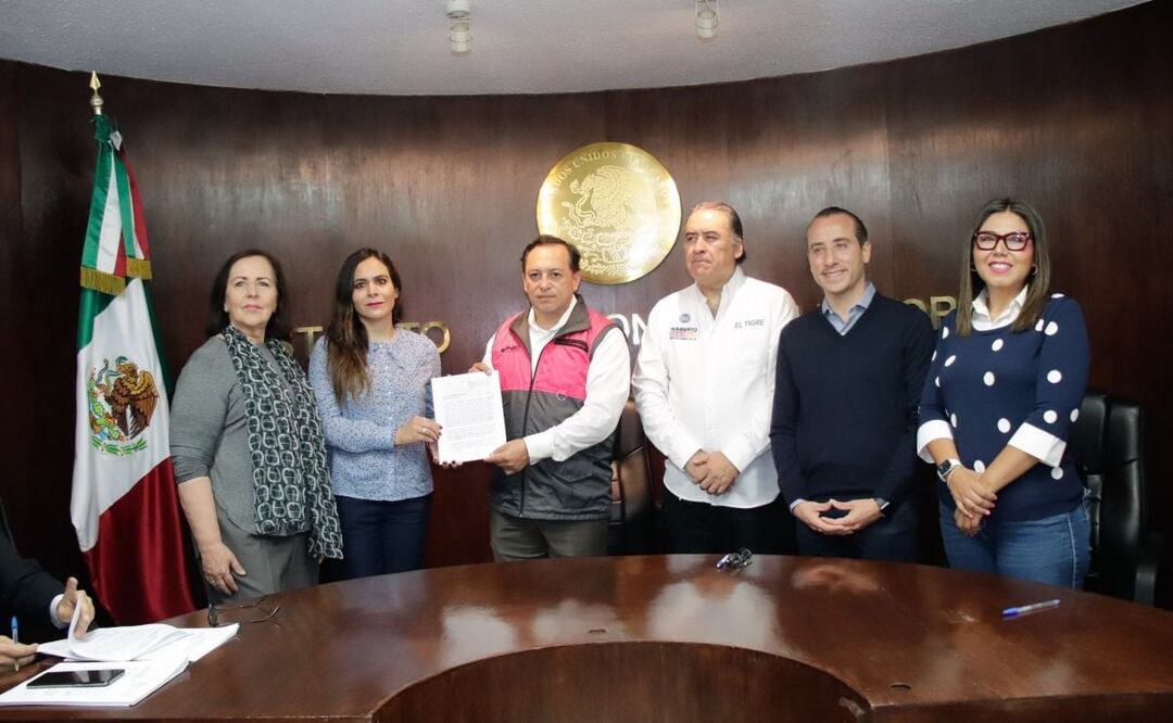 Diputados federales del PAN denunciaron actos anticipados de campaña de Morena en Puebla | Foto: Agencia Es Imagen para El Universal Puebla