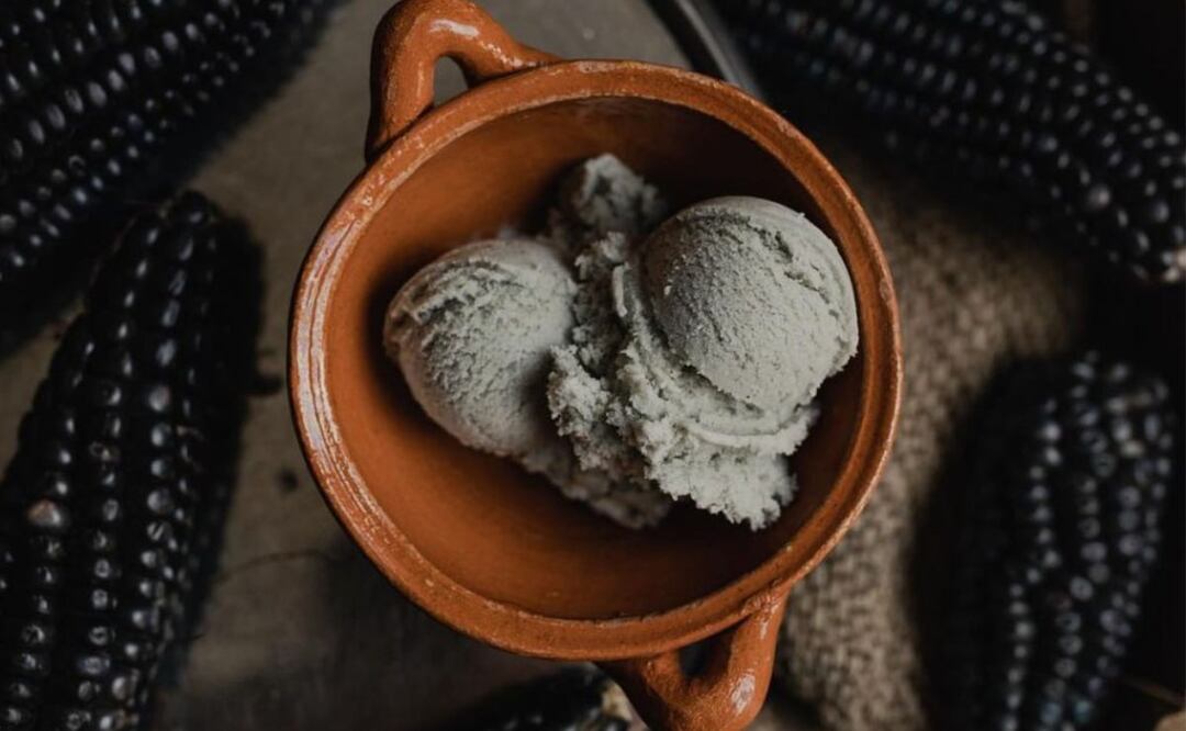 El helado de maíz azul es un postre único de Puebla, pues se elabora artesanalmente con los mejores ingredientes | Foto: Instagram coyotitla