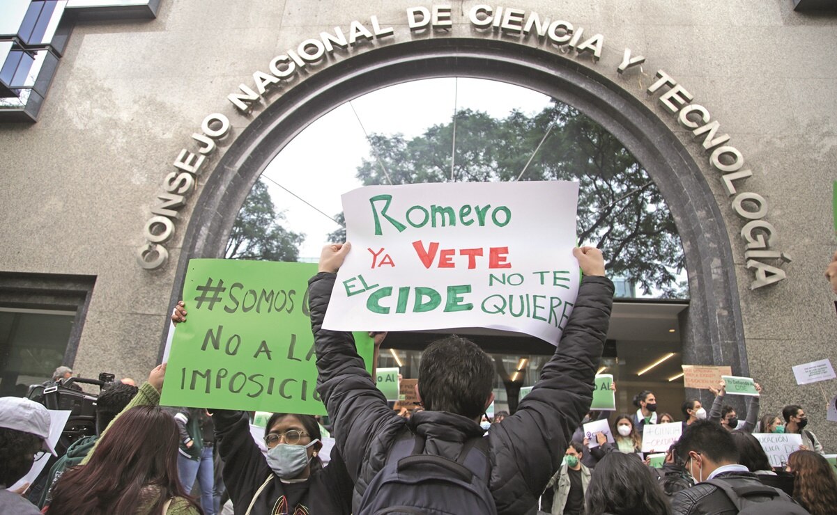 Conacyt celebra "desalojo pacífico" y entrega de instalaciones del CIDE