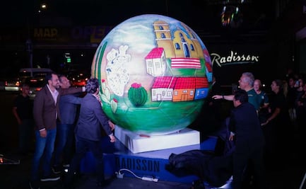 Develan escultura del Balón Mundialista en Angelópolis