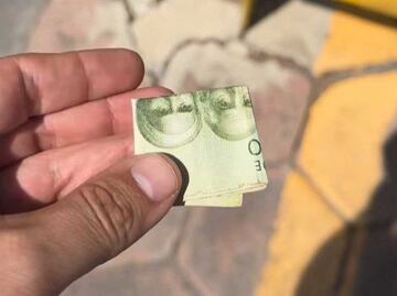 Influencer regala dinero en calles de Puebla