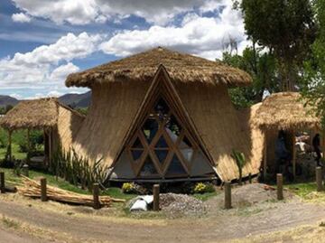 Crean una fabulosa casa sustentable de bambú en Atlixco, visítala