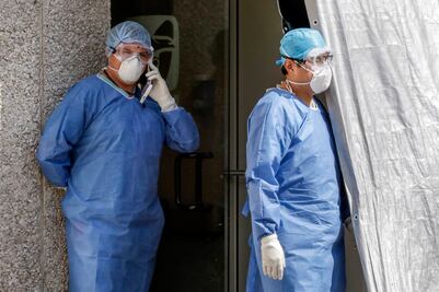 “Después de doce días, regresé a este mundo”: médico sobreviviente de Covid-19
