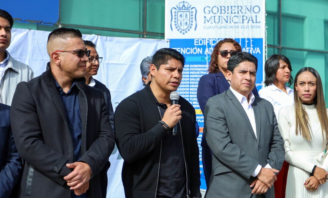 Omar Muñoz ofreció apoyo a los familiares de Génesis | Foto: EsImagen