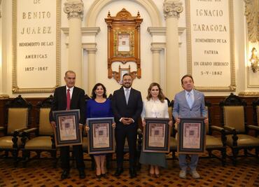 Entregan cédula real de Puebla a cuatro empresarios