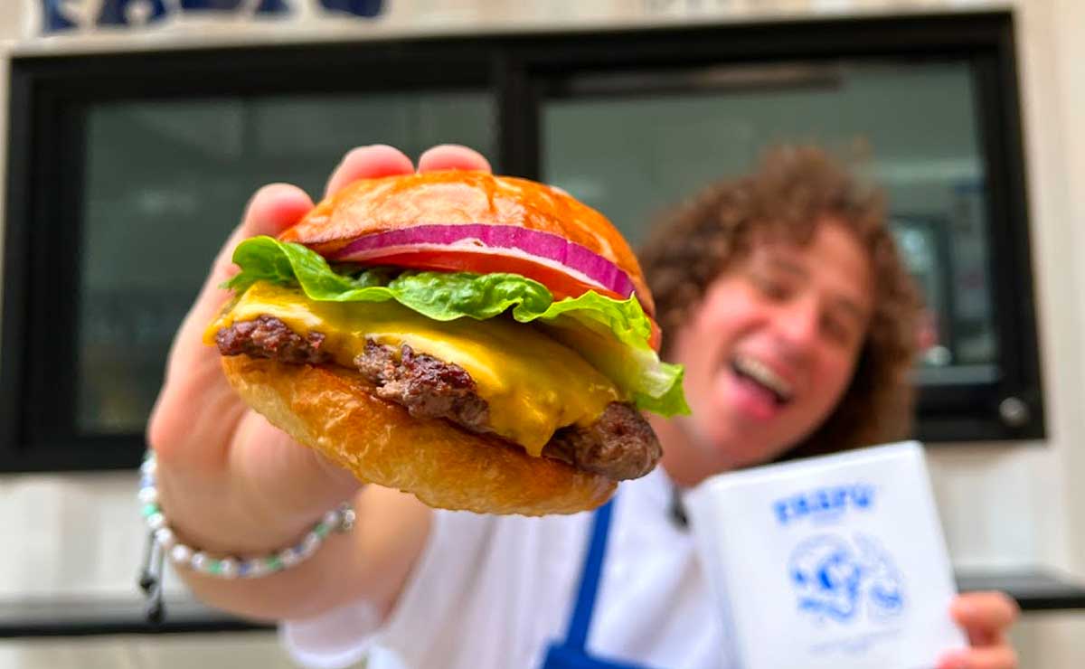 Fasfú Burgers de Luisito Comunica llegan a Puebla