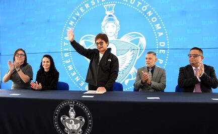 Rectora de la BUAP entrega el Diploma BI a egresados del Bachillerato Internacional 5 de Mayo