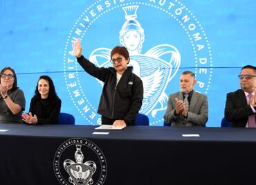 Rectora de la BUAP entrega el Diploma BI a egresados del Bachillerato Internacional 5 de Mayo