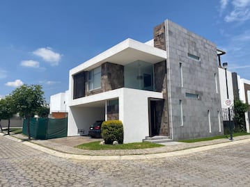 ¿Cuánto cuesta rentar una casa en Lomas de Angelópolis?