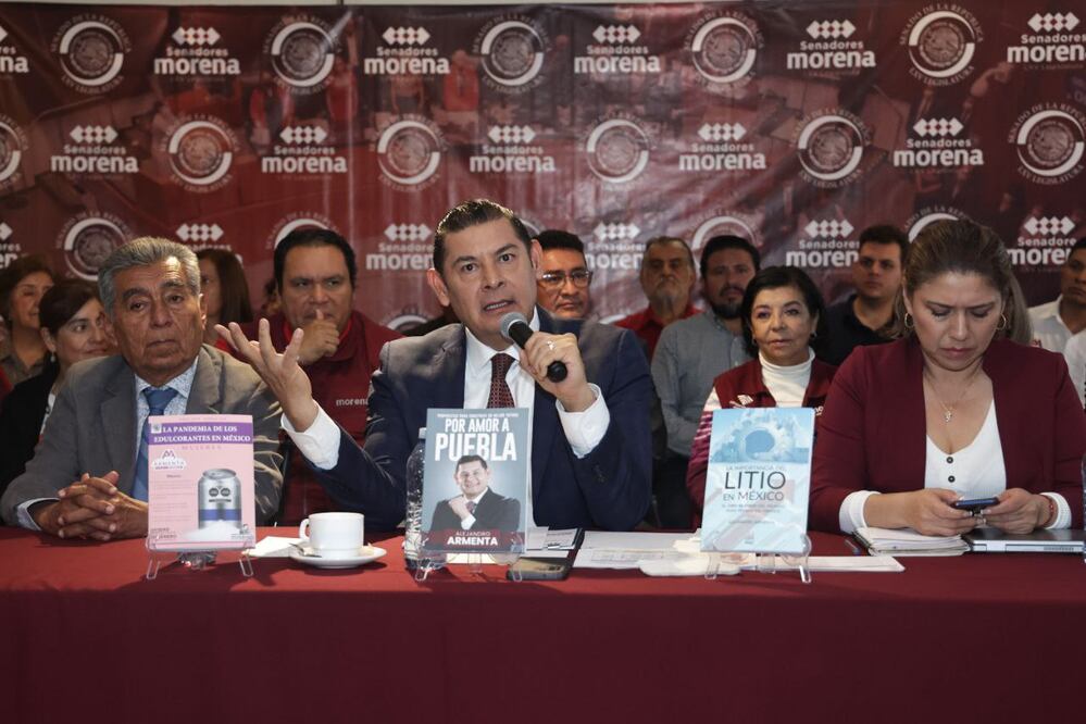 El senador Alejandro Armenta dio conferencia de prensa como coordinador de la 4T en Puebla | Foto: Agencia Es Imagen para El Universal Puebla