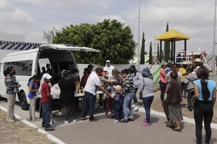 Defiende Rivera Vivanco reparto de tortas en mítines