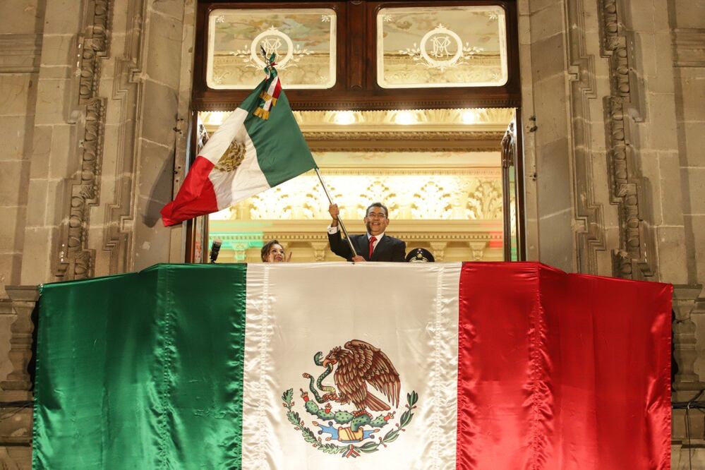 Ya comenzaron los preparativos para el Grito de Independencia en el Palacio Municipal de Puebla | Foto: EsImagen