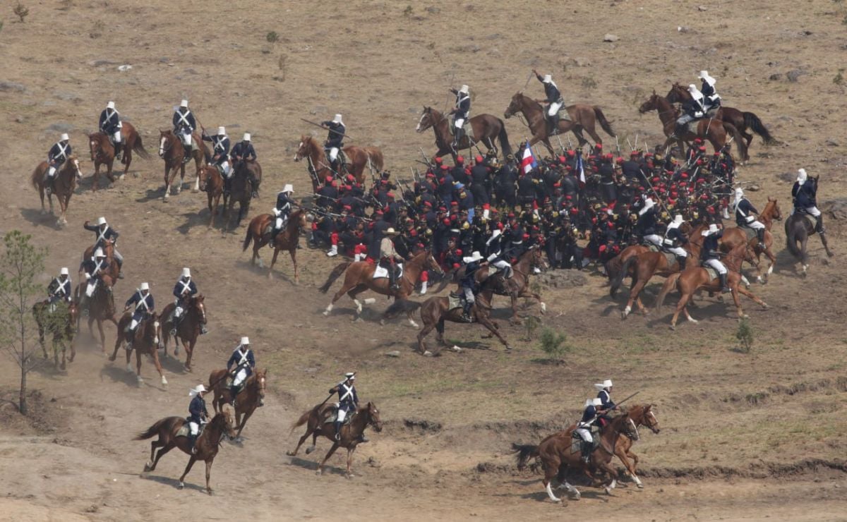 La escenificación de la Batalla de Puebla en la 25 Zona Militar busca difundir de manera creativa la historia de México. | Foto: Agencia Es Imagen para El Universal Puebla