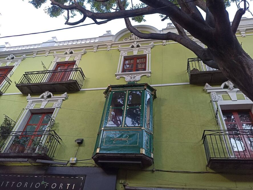 En el Centro Histórico de Puebla hay un balcón muy único que intriga a los poblanos | Foto al interior del balcón: Adrián Aguilar