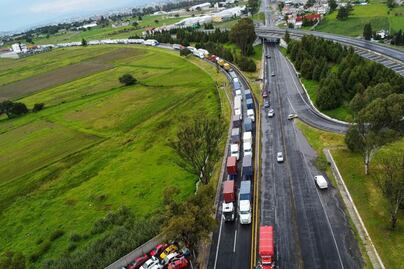 Por exigencia de transportistas, reabren la autopista México-Puebla