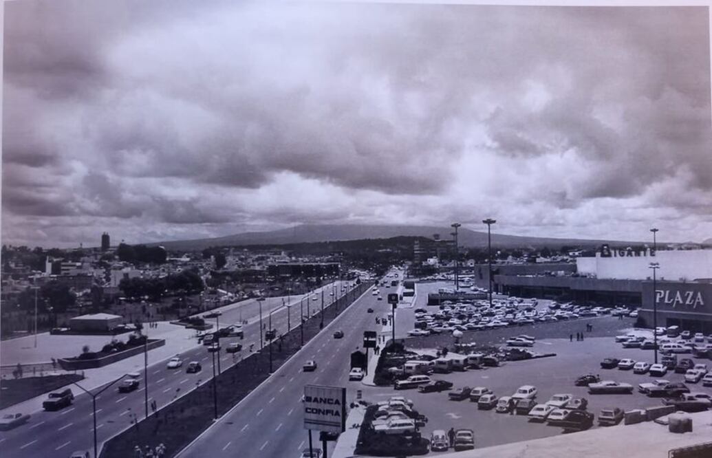 Atrás quedaron los años en los que la Zona Dorada y la Esmeralda eran los principales centros económicos | Foto: Facebook Puebla Antigua