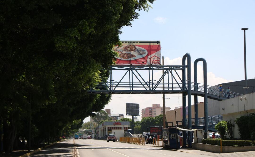 A las 23:00 horas de este jueves 17 de agosto iniciará el retiro del puente de Plaza Dorada | Foto: Agencia Es Imagen para El Universal Puebla