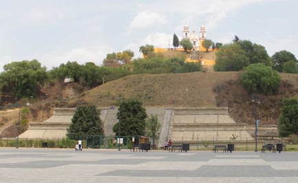 Encuentran braseros prehispánicos en la pirámide de Cholula