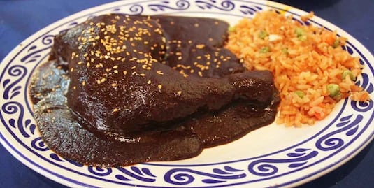 El muy sabroso origen del mole poblano