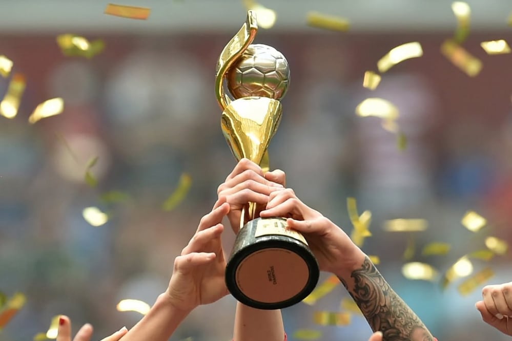Videntes, algoritmos y hasta animales han intentado anticipar quién levantará la Copa del Mundo | Foto: FIFA
