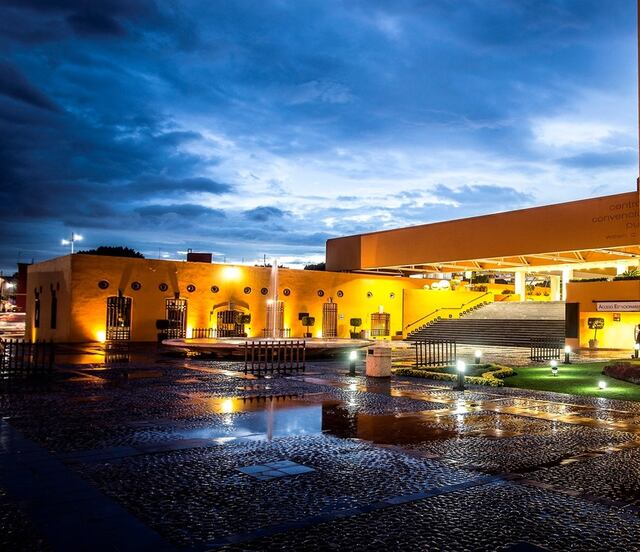 Investigan asalto al estacionamiento del Centro de Convenciones