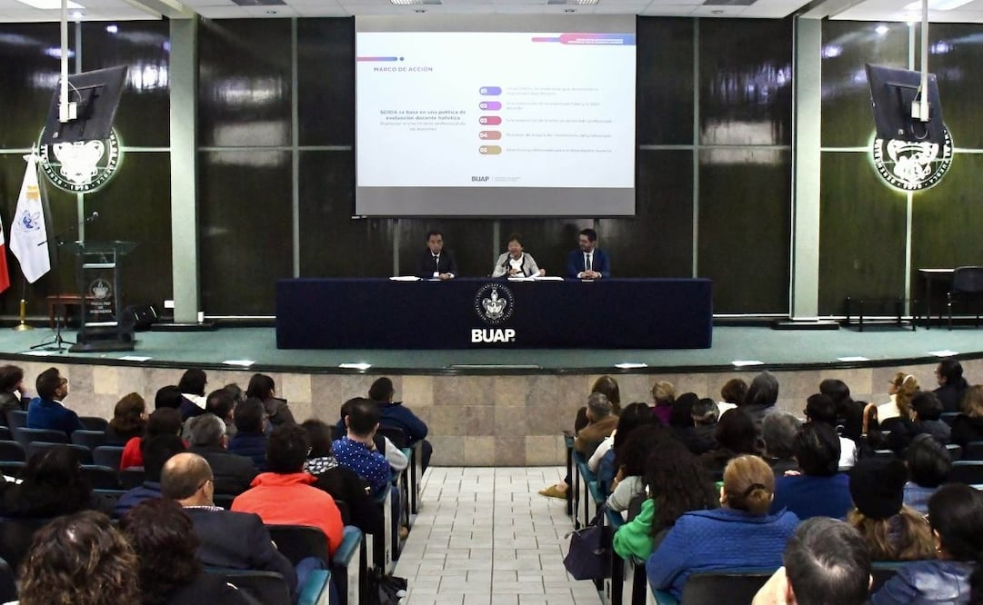 El sistema es un instrumento que establece la valoración de diferentes dimensiones del desempeño docente | Foto: Buap