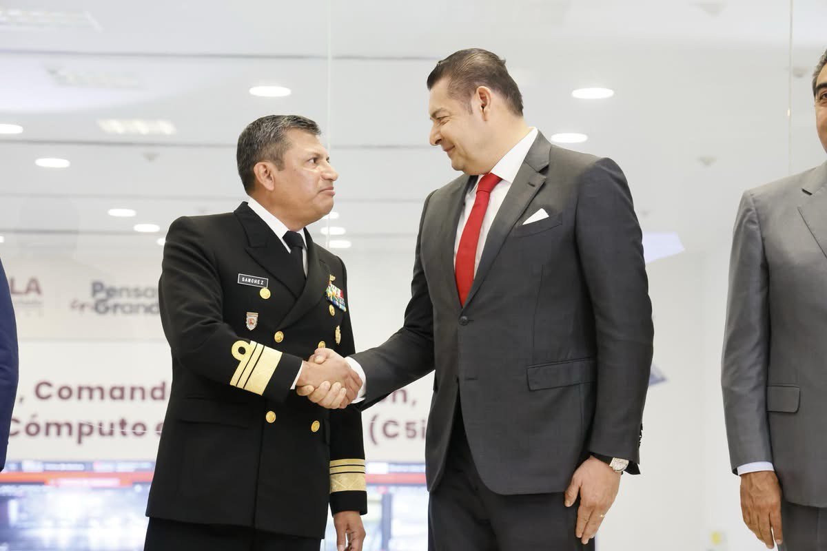 El Vicealmirante Francisco Sánchez es el secretario de Seguridad Pública en Puebla | Foto: EsImagen