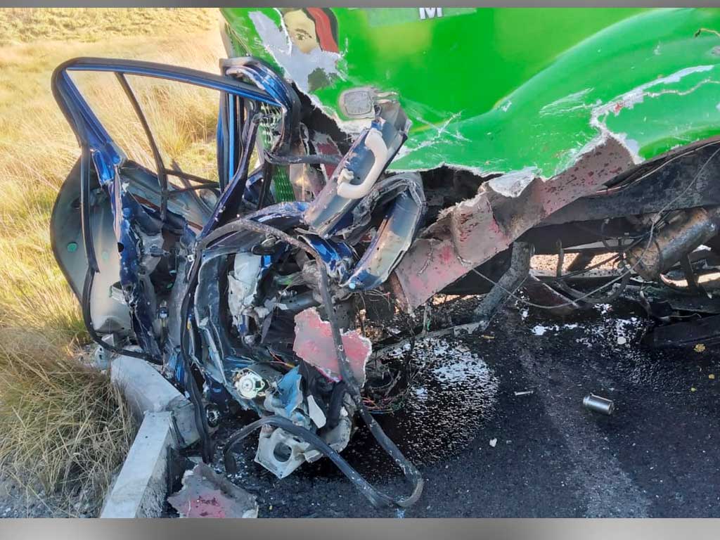 Mueren dos personas en choque frontal en la Amozoc-Perote