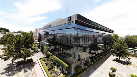 Emblemática sucursal de BBVA en 5 de Mayo y 25 Oriente está en remate hipotecario