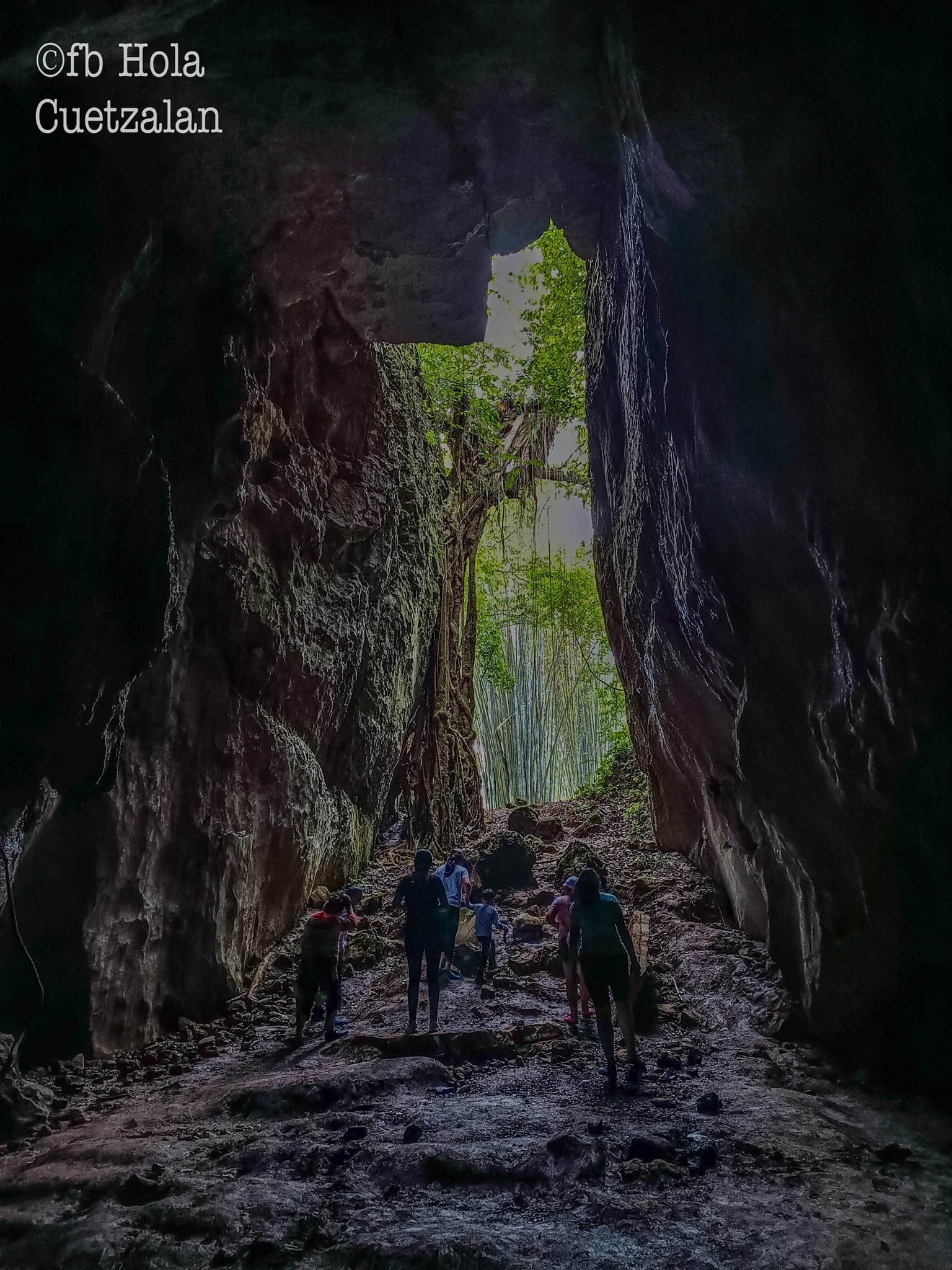 Por tu seguridad, es mejor explorar estos sitios acompañado de un experto | Foto: Hola Cuetzalan