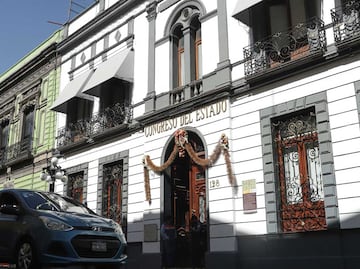 Reciclan funcionarios en el Congreso de Puebla