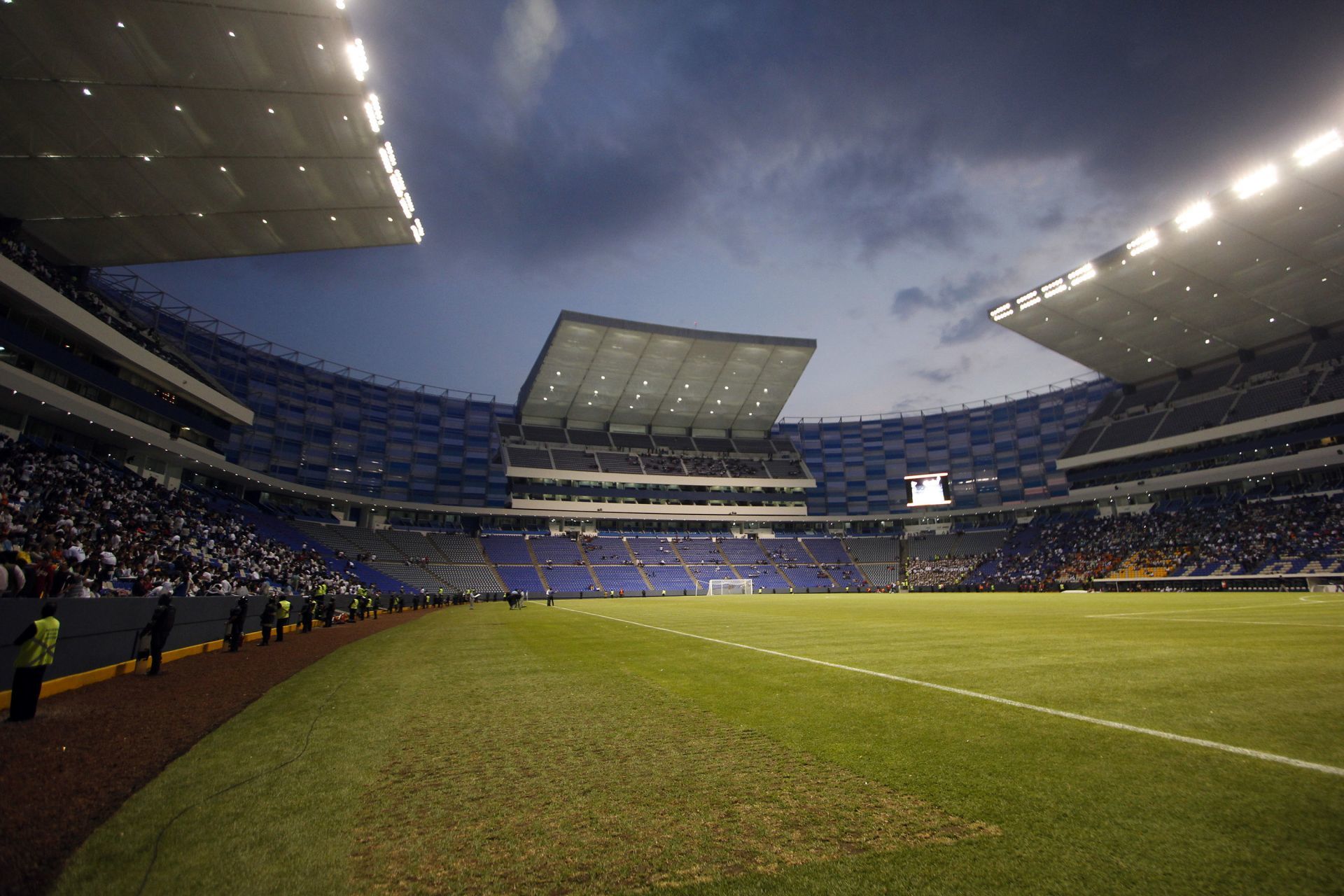 Qué es el ETFE, el moderno material con el que está hecho el Estadio Cuauhtémoc