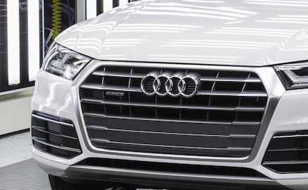 Trabajadores de Audi piden más información a sindicato antes de irse a huelga