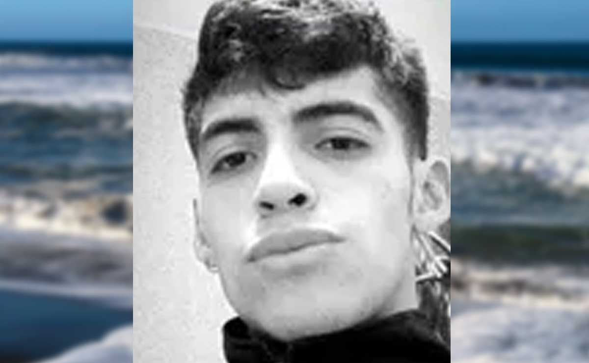 Manuel Fermín, de 24 años, fue arrastrado por las olas en la playa Boca de Pascuales, y hasta el momento sigue desaparecido | Foto: Especial