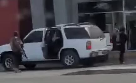 Enfrentamiento a balazos en plaza comercial deja dos muertos y cuatro heridos