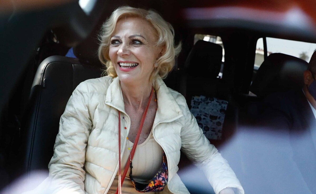 Alejandra Cuevas Morán, a su salida del penal femenil de Santa Martha, en el que estuvo reclusa desde 2020. Foto: DIEGO SIMÓN/ EL UNIVERSAL