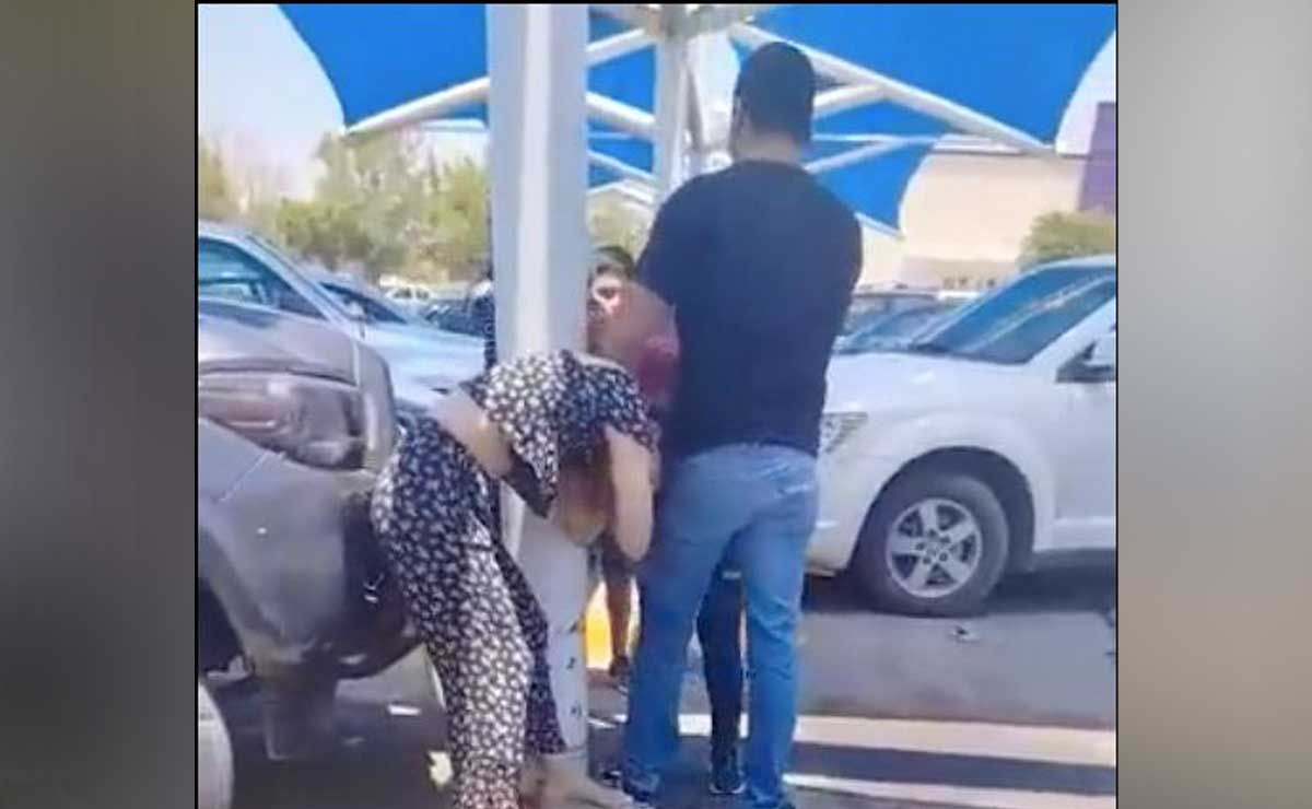 Mujer encuentra a su esposo con su amante y la pelea se hace viral