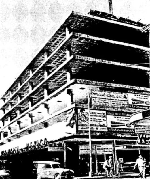 Cuando se construyó este edificio del Centro Histórico se encontraron restos de mamut | Foto: Facebook David Ramírez Huitrón/Puebla Antigua