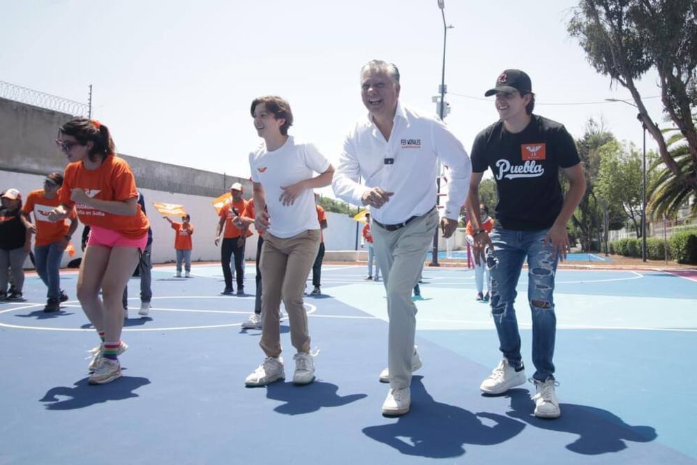 Fernando Morales y Sofía Pezzat acudieron a una activación física | Foto: Especial