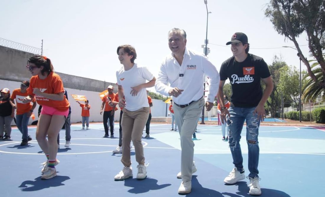 Fernando Morales y Sofía Pezzat acudieron a una activación física | Foto: Especial