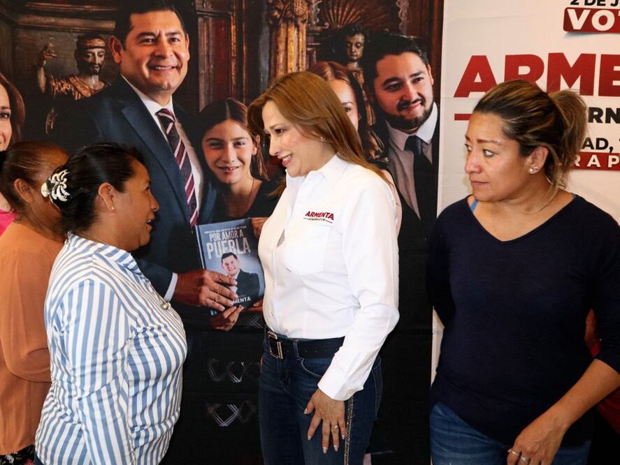 Ceci Arellano se reunió con miembros de AFEC | Foto: Especial