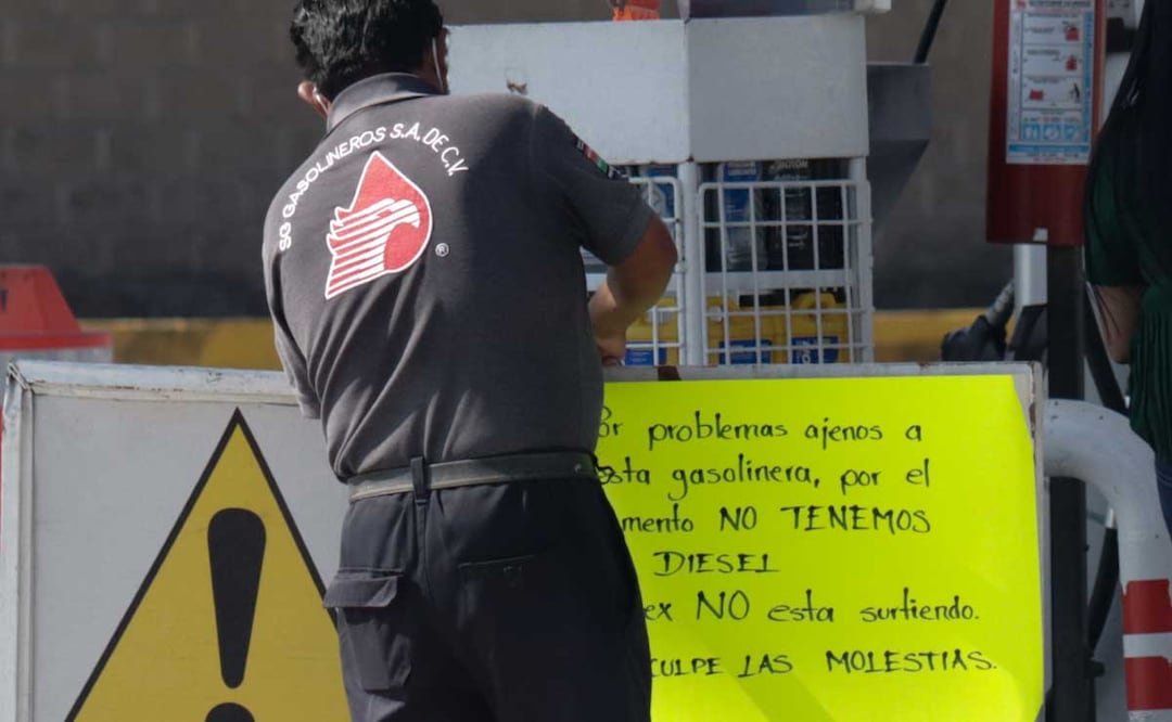 La terminal de abastecimiento en Puebla opera de manera normal tras el levantamiento del paro de trabajadores de Pemex | Foto: Agencia Es Imagen para El Universal Puebla
