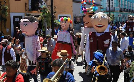 DESFILE DE MOJIGANGAS