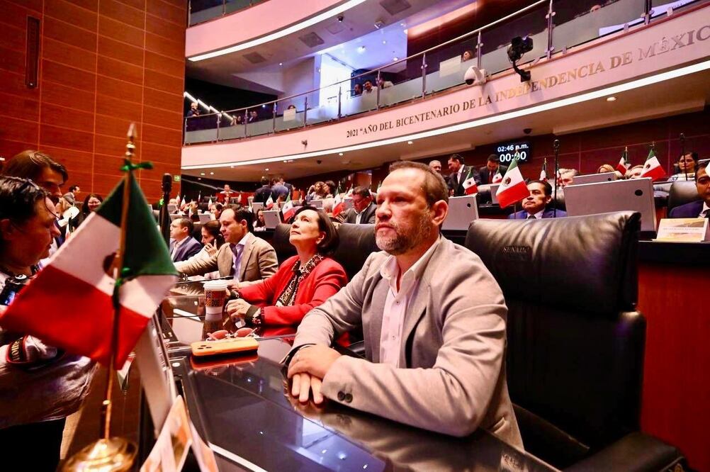 De acuerdo con datos de la Marea Rosa solo hace falta 1 senador para conformar por pronunciarse en contra de la Reforma al poder judicial. 

Foto: Producción El Universal Puebla