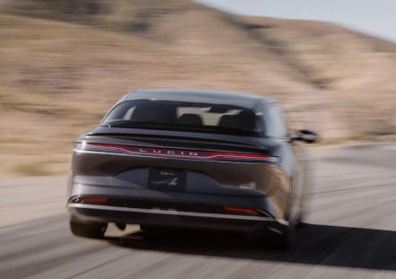Lucid Motors anuncia una reducción del 50% en la producción de su modelo eléctrico