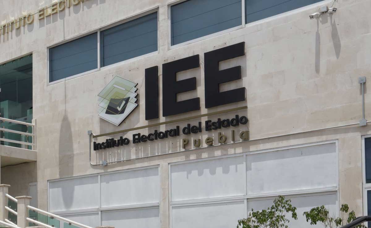 #YodefiendoalINE, acusan que en el IEE obligan a trabajadores a marchar