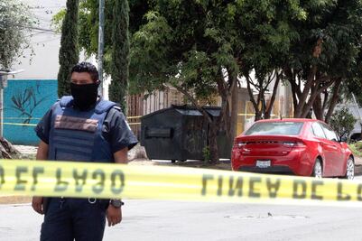 Avientan sillón con cadáver dentro de basurero de Loma Bella