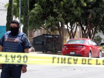 Avientan sillón con cadáver dentro de basurero de Loma Bella