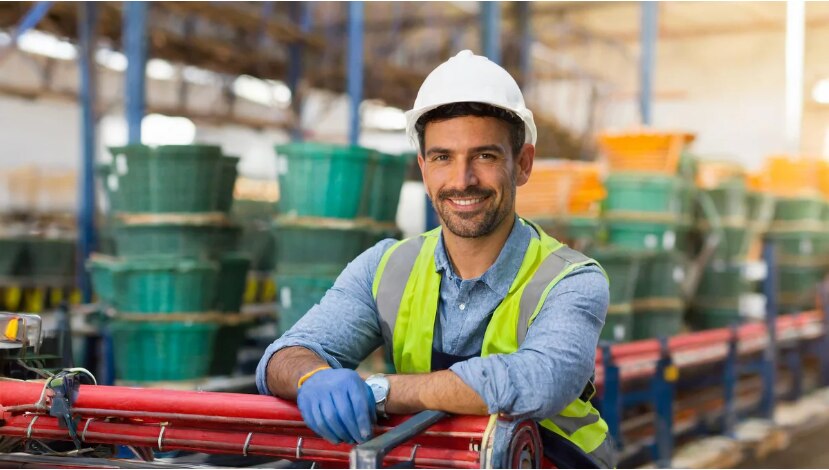 Es importante destacar que, si un trabajador se ve obligado a laborar en un día que está señalado como descanso obligatorio, la Ley Federal del Trabajo establece que debe recibir una compensación especial. 

Foto: Producción El Universal Puebla