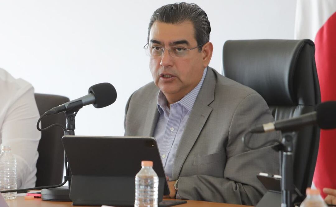 El gobernador de Puebla, Sergio Salomón, aseguró que en Morena se tendrá un proceso de selección de candidato imparcial y justo | Foto: Agencia Es Imagen para El Universal Puebla